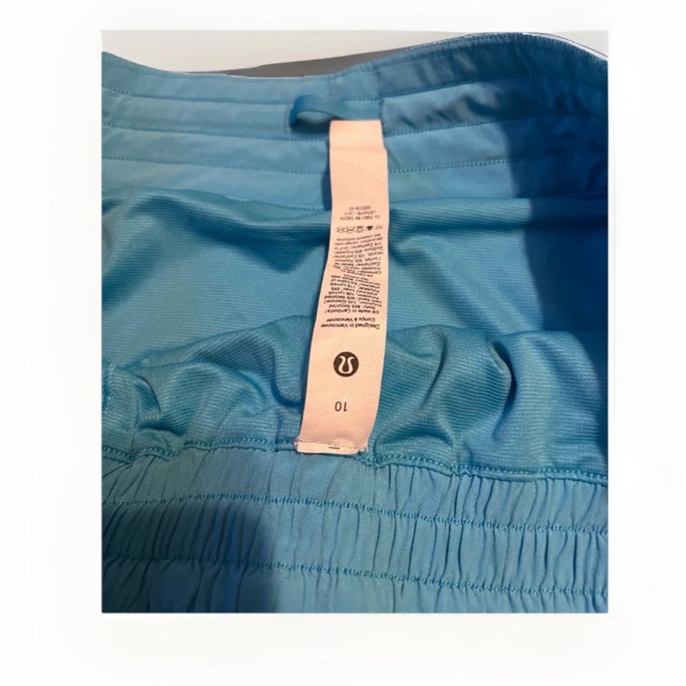 Lululemon Polyester Hotty Hot High-rise Lined Shorts Size Ten Kayak Blue Women - Picture 2 of 5